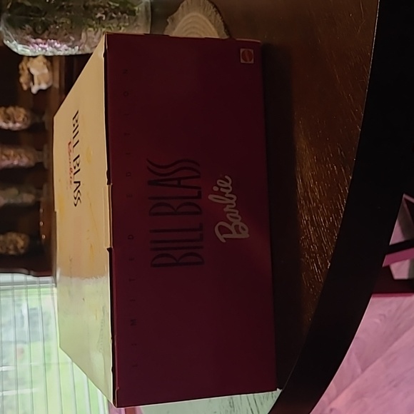 1996 Limited Edition Bill Blass Barbie MINT in BOX Vintage Barbie yellow gown !! - Picture 12 of 13